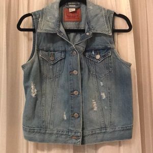 Levi Distressed Denim Vest